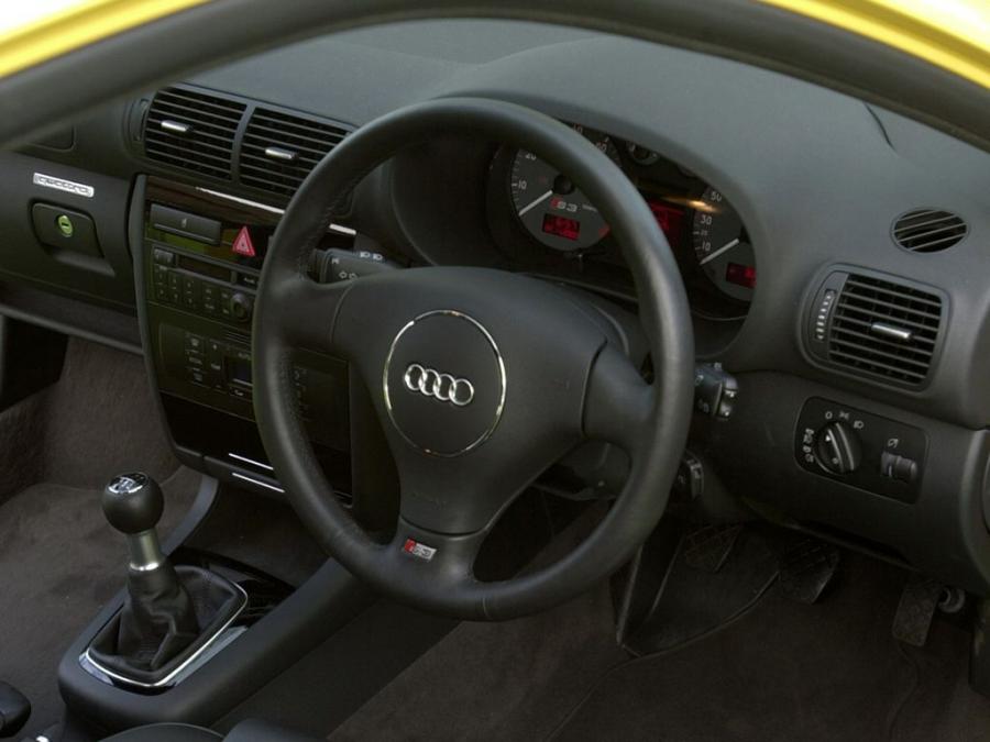 Торпедо Audi S3 (8L) 2001 года  (ZA) (фото 3 из 12)